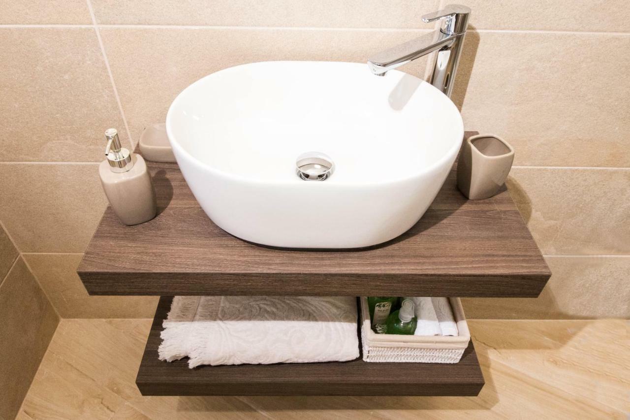 Casa Francesca Apartment Тори дел Бенако Екстериор снимка